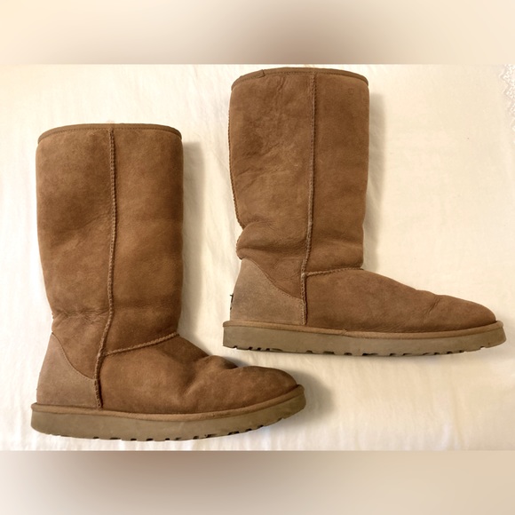 UGG Women’s Classic Tall Brown Suede Round Toe Pull-on Snow Boots, size 10 - Picture 5 of 11